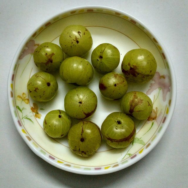 Triphala Powder 200g — Amla (Indian gooseberry) in a bowl